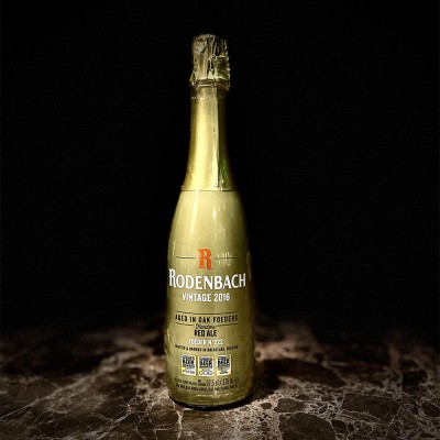Rodenbach Vintage birra AGED IN OAK FOEDERS - RED ALE - CRAFTED & BREWED IN ROESELARE, BELGIUM